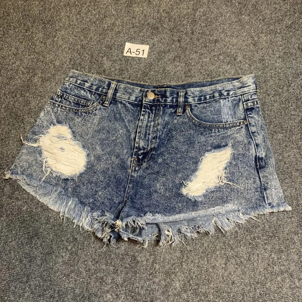 Forever 21 Silver Studded Distressed Women's Blue Denim Shorts size 31 - Picture 1 of 4